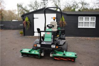2012 Ransomes Parkway 2250 plus 4WD Triple Cylinder Ride on Mower