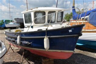Hardy 24 Fishing Survey Boat