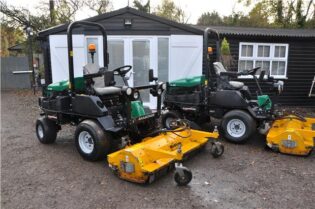 Ransomes HR300 4WD Outfront Hydraulic Flail Mower