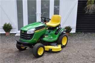 2019 John Deere X165 Ride on Rotary Mower only 92 hours