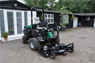 2015 Ransomes HR3300 Outfront Rotary Mower with Kubota Turbo Diesel 4WD