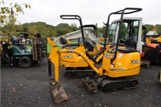 2011 JCB Micro 8008 digger, ROPS, Piped for breaker, Worklight, Expanding Tracks