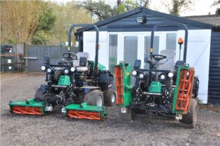 2015 Ransomes Parkway3 Triple Cylinder Ride on Mower 4WD Choice of 2