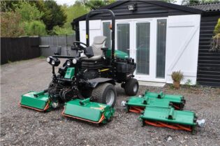 2015 Ransomes Parkway 3 with Flail and Cylinders Heads