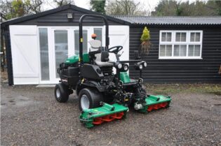 2017 Ransomes Parkway3 Triple Gang Ride on Mower 4WD