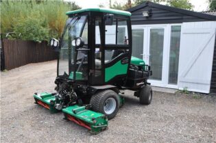 2012 Ransomes Parkway3 Triple Cylinder Ride on Mower with Full Cab 4WD