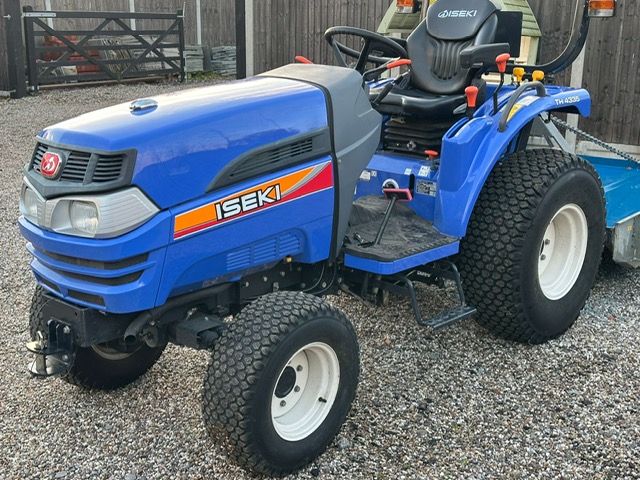 Iseki TH4335 Compact Tractor with Topper Only Done 74 hours