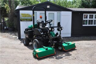 2019 Ransomes Meteor Triple Flail Mower 4WD with only 350 hours