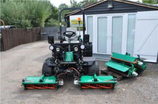 2018 Ransomes Parkway Meteor with Cylinder & Flail Heads 1600 hours