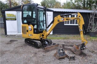 2022 Caterpillar 301.6 Full Cab mini digger