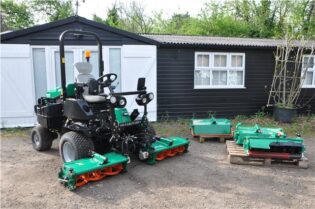 2020 Ransomes Parkway3 Meteor with Triple Cylinders and New Flails Mower 4WD
