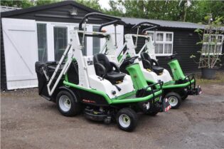 2020 Etesia 124DX High Tip 4×4 Rotary mower